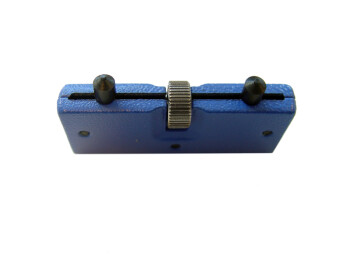 Outil horloger pour ouvrir le botier (viss) des montres